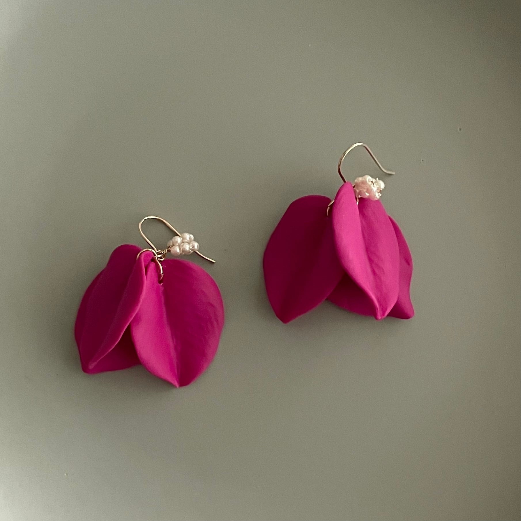 ブーゲンビリア ピアス