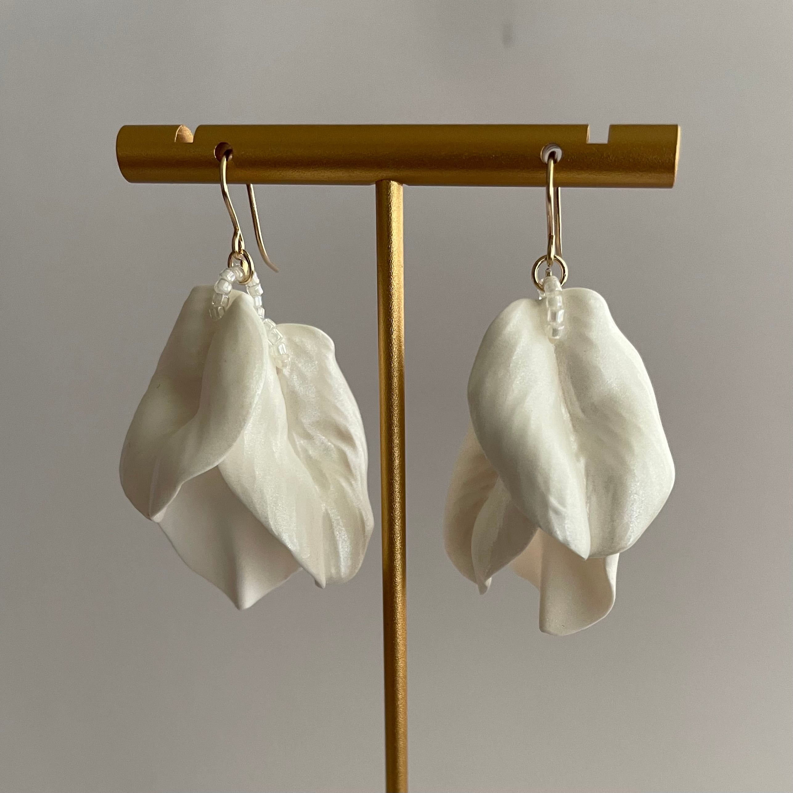 ブーゲンビリア ピアス（パールカラー）